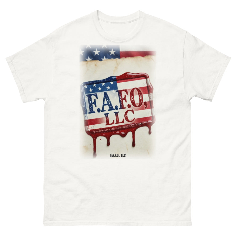 Tee in White