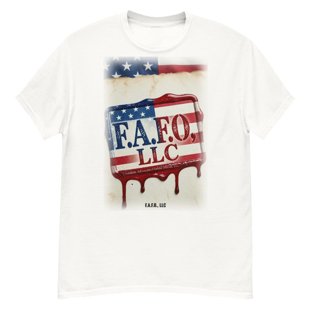 Tee in White