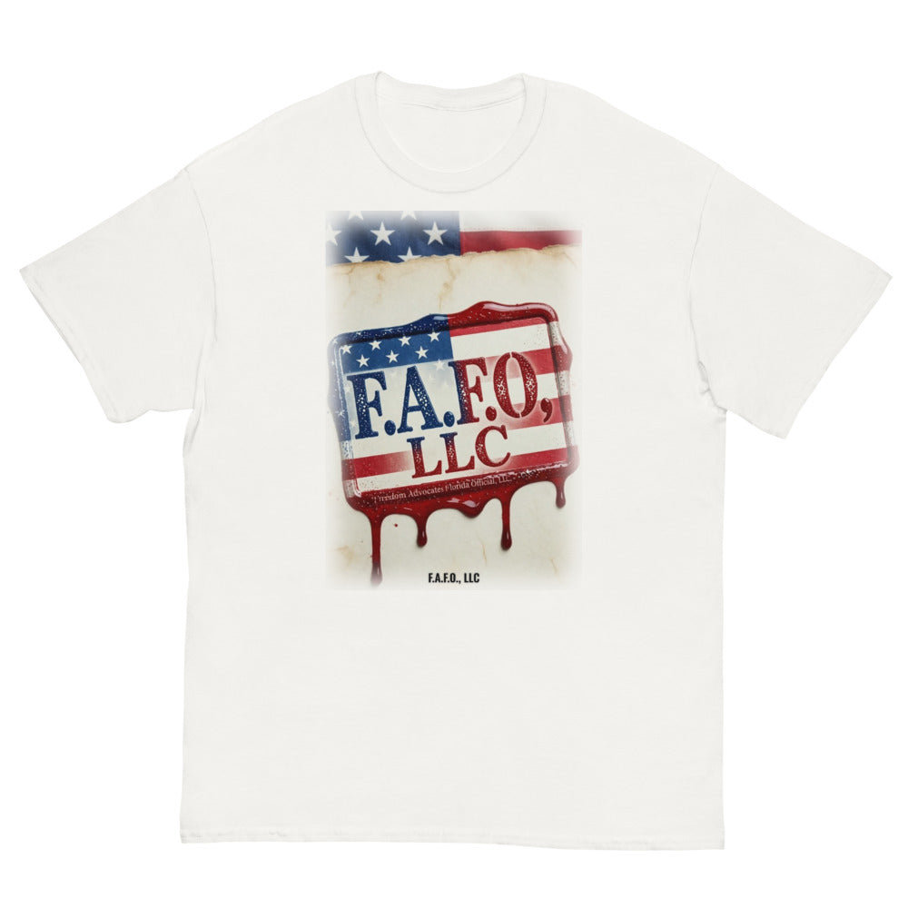 Tee in White